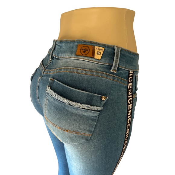 Zero Denim Ripped Jean Size 4 - Picture 9 of 13